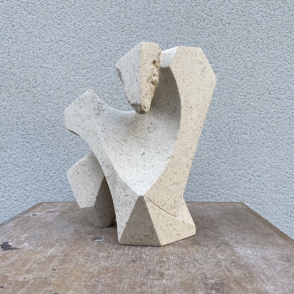 La sculpture Dansu ©David Chamalet debout de face - 2023