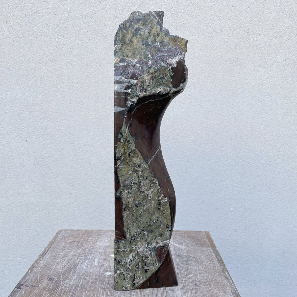 Kléis, une sculpture en marbre de Campan ©David Chamalet - 2026