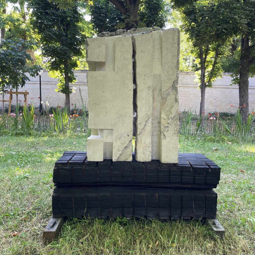 La profondeur ©David Chamalet à l'exposition Jardins intérieurs en juin 2026 - vue de dos